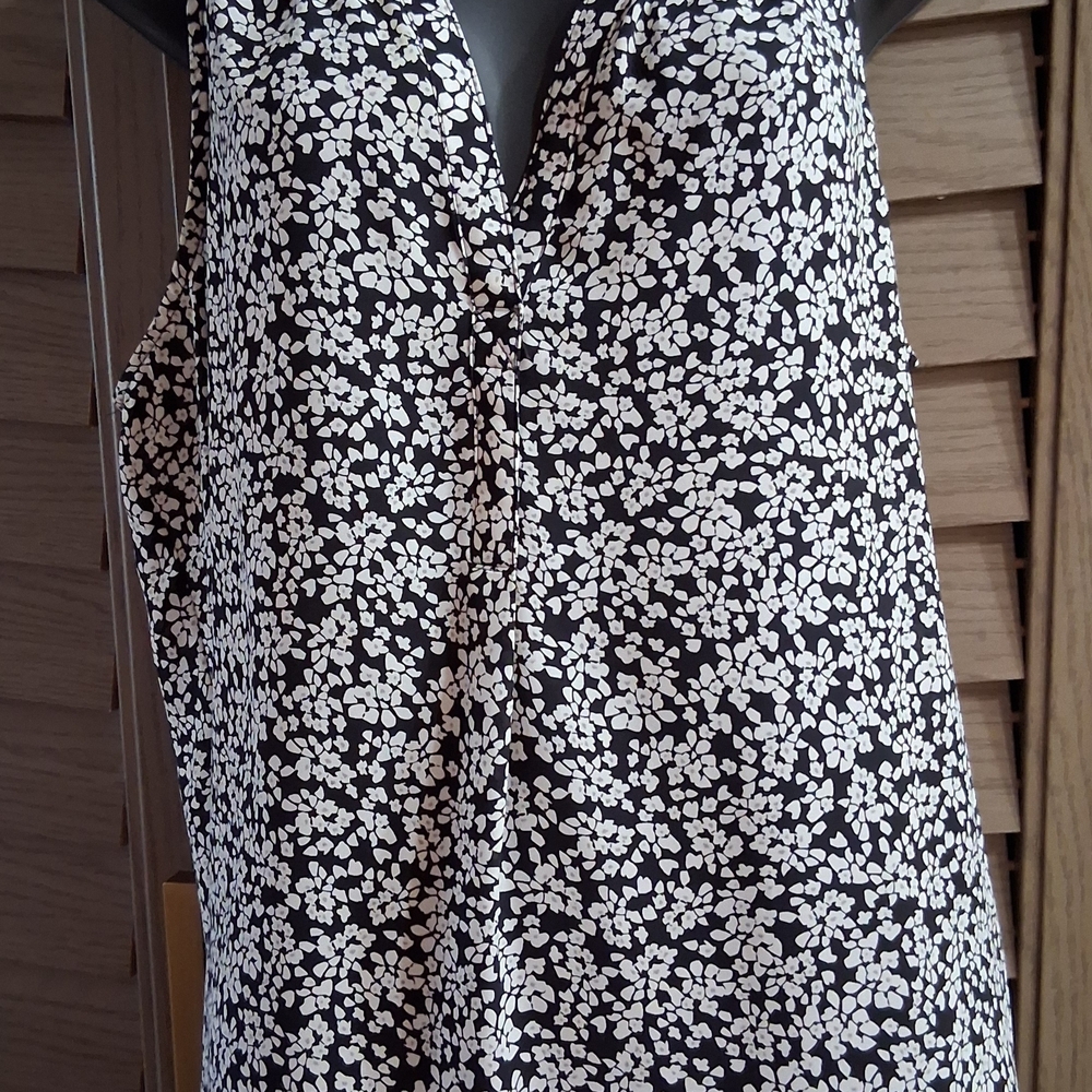 Candie's Black and Cream Floral Top